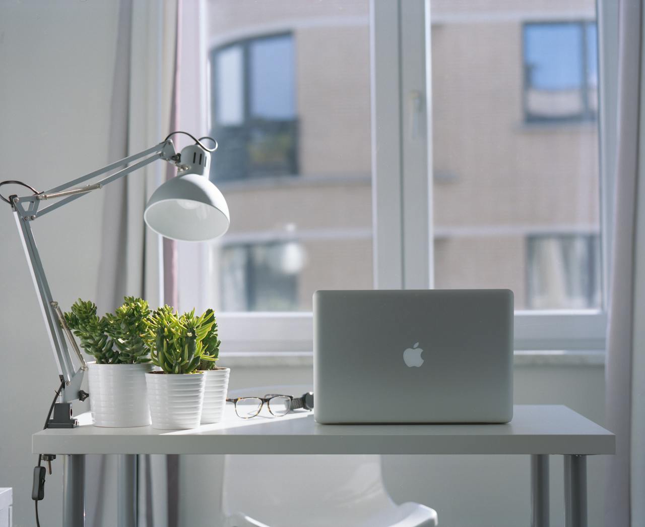 Impact-Resistant Windows vs Traditional Windows Cost Comparison