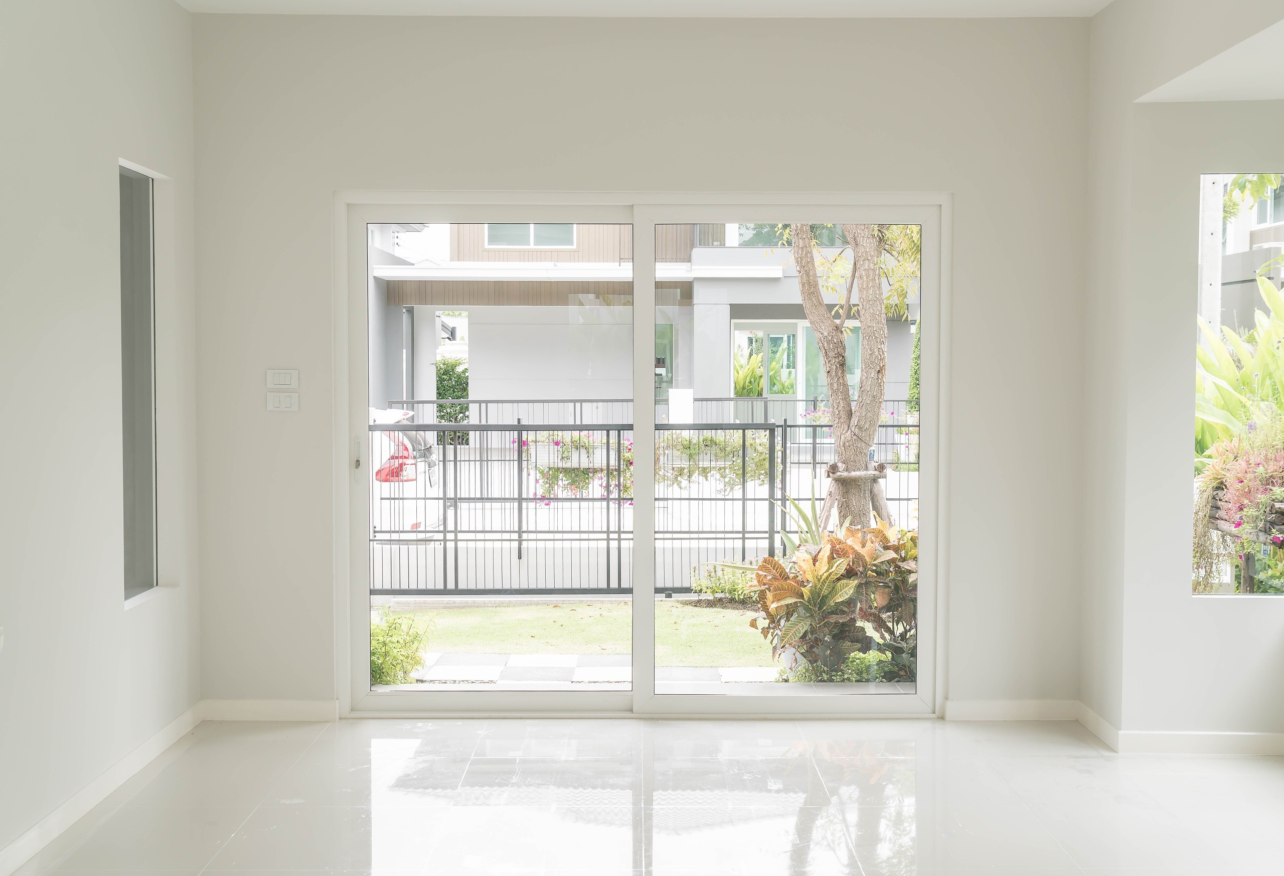 Empty door in living room